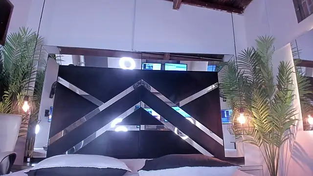 emily-fox online show from October 11, 10:47 am