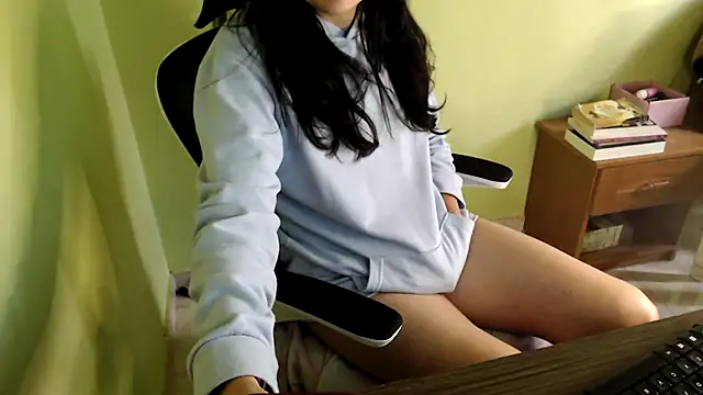 Snapshot of samantha_s69 chatting on April 18, 9:04 pm samantha s69 online show from April 18, 9:04 pm