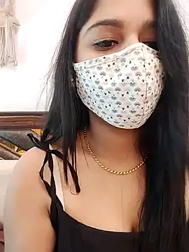 Snapshot of Gloie4u chatting on December 10, 10:17 am Gloie4u online show from December 10, 10:17 am