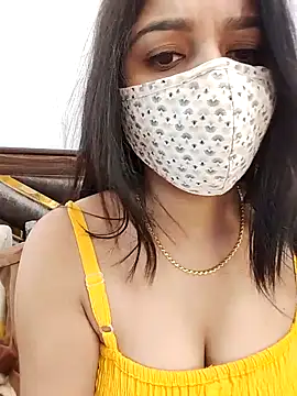 Snapshot of Gloie4u chatting on December 12, 10:02 am Gloie4u online show from December 12, 10:02 am