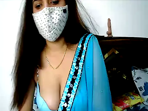 Snapshot of Gloie4u chatting on June 6, 10:42 am Gloie4u online show from June 6, 10:42 am