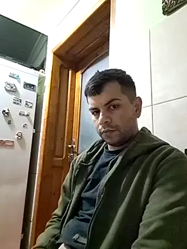 Snapshot of hornny1995 chatting on December 6, 1:51 am hornny1995 online show from December 6, 1:51 am