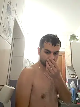 Snapshot of hornny1995 chatting on December 30, 5:02 pm hornny1995 online show from December 30, 5:02 pm