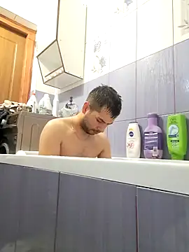 Snapshot of hornny1995 chatting on December 31, 4:57 pm hornny1995 online show from December 31, 4:57 pm