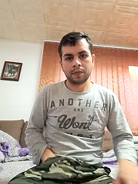 Snapshot of hornny1995 chatting on January 11, 2:36 pm hornny1995 online show from January 11, 2:36 pm