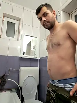 Snapshot of hornny1995 chatting on February 1, 5:37 pm hornny1995 online show from February 1, 5:37 pm