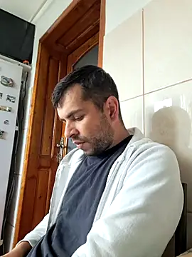 Snapshot of hornny1995 chatting on September 30, 12:43 pm hornny1995 online show from September 30, 12:43 pm