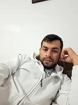 Snapshot of hornny1995 chatting on October 2, 1:29 pm hornny1995 online show from October 2, 1:29 pm