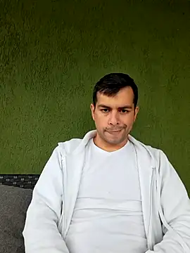 Snapshot of hornny1995 chatting on October 5, 2:04 pm hornny1995 online show from October 5, 2:04 pm