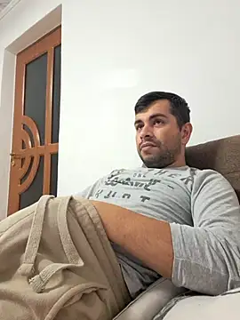 Snapshot of hornny1995 chatting on October 10, 7:24 pm hornny1995 online show from October 10, 7:24 pm