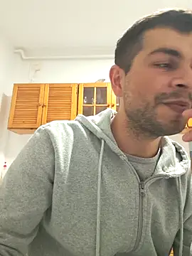 Snapshot of hornny1995 chatting on October 31, 5:58 pm hornny1995 online show from October 31, 5:58 pm