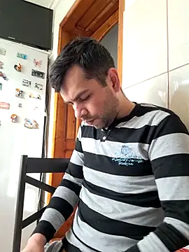 Snapshot of hornny1995 chatting on February 13, 7:37 am hornny1995 online show from February 13, 7:37 am