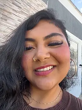 Snapshot of Juli_Walker chatting on May 5, 2:14 pm Juli Walker online show from May 5, 2:14 pm