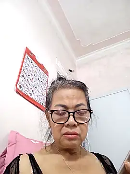 Snapshot of Hotestlove chatting on October 25, 2:30 am Hotestlove online show from October 25, 2:30 am