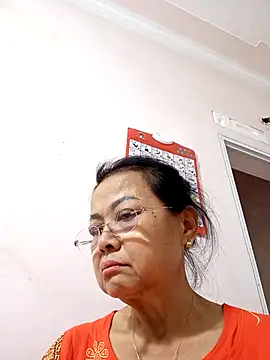 Snapshot of Hotestlove chatting on October 30, 2:24 am Hotestlove online show from October 30, 2:24 am