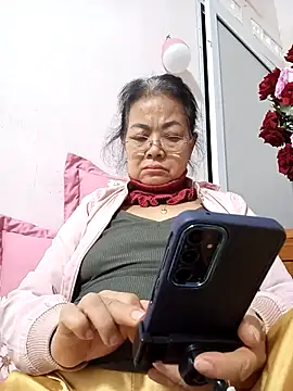 Hotestlove online show from February 4, 1:50 pm