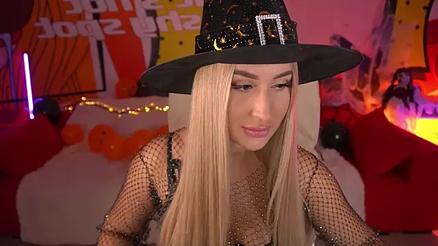 LiaBrazzerr online show from October 31, 2:18 pm