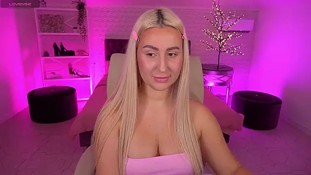 LiaBrazzerr online show from May 10, 2:11 pm