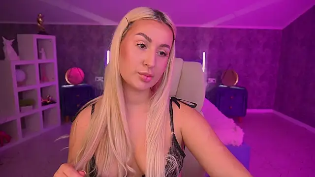 LiaBrazzerr online show from May 20, 1:50 pm