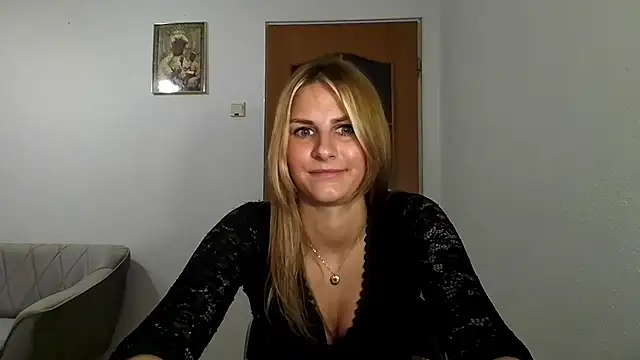 Snapshot of DagmarieFlirt chatting on January 29, 4:30 pm DagmarieFlirt online show from January 29, 4:30 pm