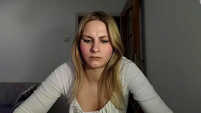 Snapshot of DagmarieFlirt chatting on March 20, 9:24 pm DagmarieFlirt online show from March 20, 9:24 pm