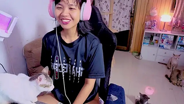 Kana G online show from October 3, 3:42 pm