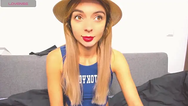 Snapshot of _ellen_meow_ chatting on December 5, 5:48 am  ellen meow  online show from December 5, 5:48 am