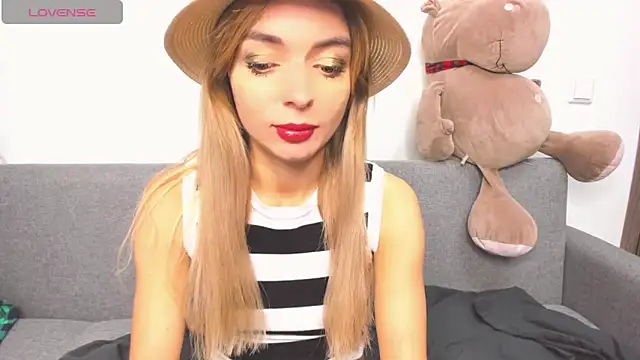 Snapshot of _ellen_meow_ chatting on December 8, 9:35 am  ellen meow  online show from December 8, 9:35 am