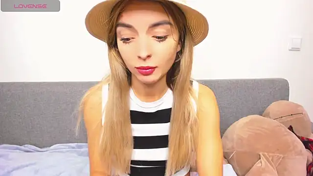 Snapshot of _ellen_meow_ chatting on December 10, 9:11 pm  ellen meow  online show from December 10, 9:11 pm