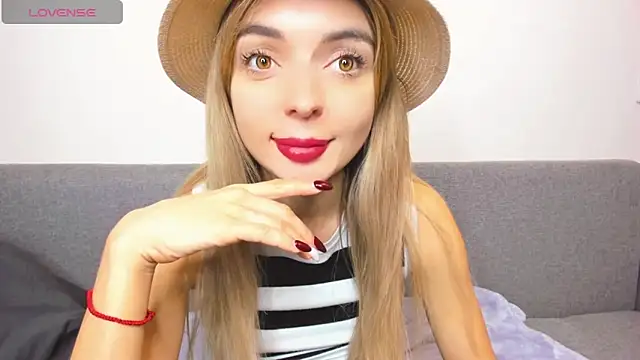 Snapshot of _ellen_meow_ chatting on December 15, 12:49 pm  ellen meow  online show from December 15, 12:49 pm