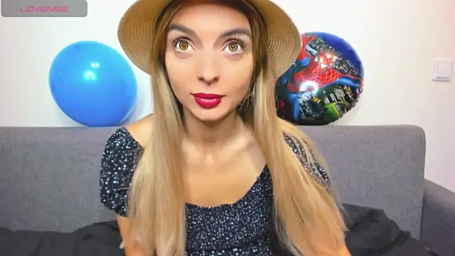 Snapshot of _ellen_meow_ chatting on December 15, 8:36 pm  ellen meow  online show from December 15, 8:36 pm