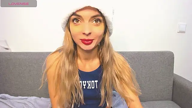 Snapshot of _ellen_meow_ chatting on December 17, 10:43 pm  ellen meow  online show from December 17, 10:43 pm