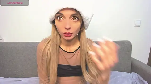 Snapshot of _ellen_meow_ chatting on December 21, 3:47 am  ellen meow  online show from December 21, 3:47 am