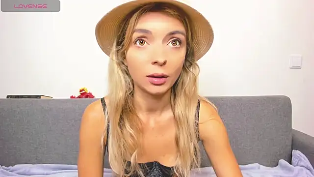 Snapshot of _ellen_meow_ chatting on February 5, 8:46 pm  ellen meow  online show from February 5, 8:46 pm