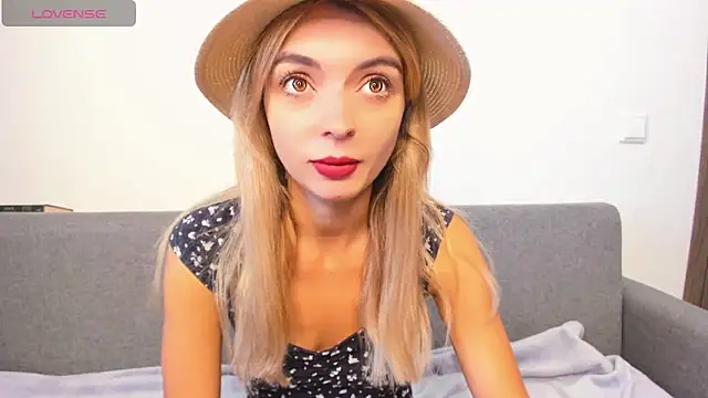 Snapshot of _ellen_meow_ chatting on February 8, 7:37 am  ellen meow  online show from February 8, 7:37 am