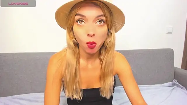 Snapshot of _ellen_meow_ chatting on February 14, 9:53 pm  ellen meow  online show from February 14, 9:53 pm