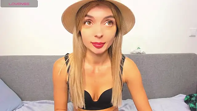 Snapshot of _ellen_meow_ chatting on February 21, 8:49 pm  ellen meow  online show from February 21, 8:49 pm