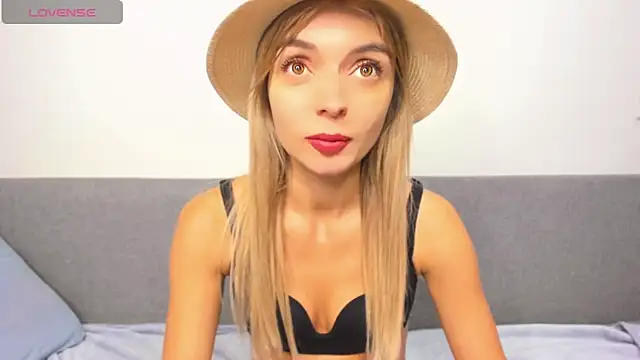 Snapshot of _ellen_meow_ chatting on February 21, 11:54 pm  ellen meow  online show from February 21, 11:54 pm