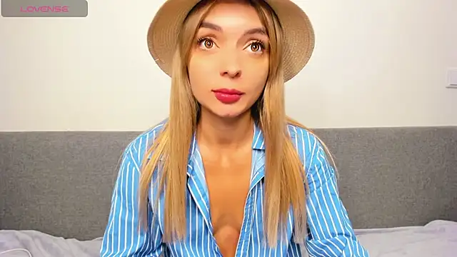 Snapshot of _ellen_meow_ chatting on February 22, 9:26 pm  ellen meow  online show from February 22, 9:26 pm