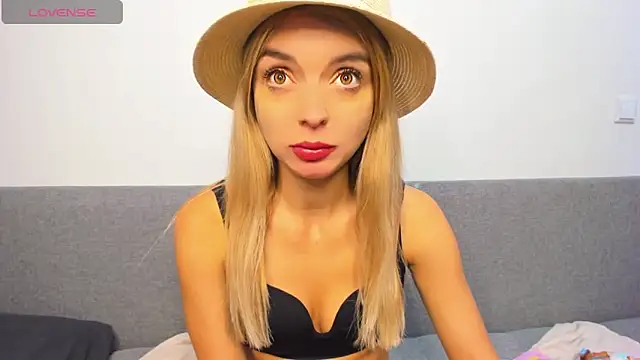 Snapshot of _ellen_meow_ chatting on March 2, 10:38 pm  ellen meow  online show from March 2, 10:38 pm