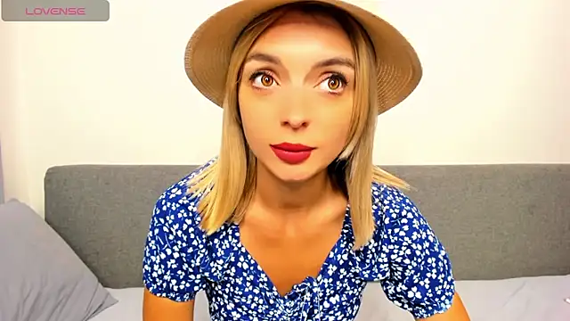 Snapshot of _ellen_meow_ chatting on September 21, 7:37 pm  ellen meow  online show from September 21, 7:37 pm