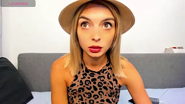 Snapshot of _ellen_meow_ chatting on September 23, 8:34 pm  ellen meow  online show from September 23, 8:34 pm