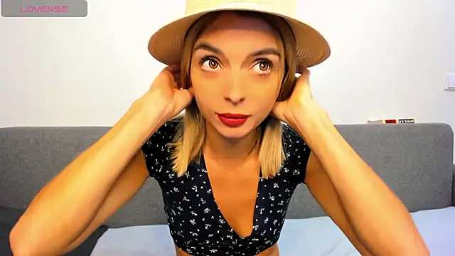 Snapshot of _ellen_meow_ chatting on September 25, 8:45 pm  ellen meow  online show from September 25, 8:45 pm