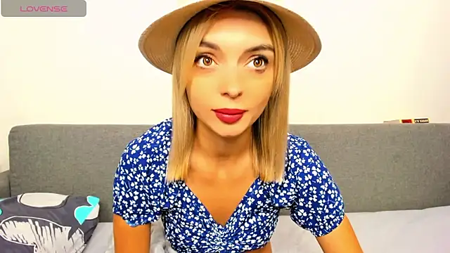 Snapshot of _ellen_meow_ chatting on September 26, 9:30 pm  ellen meow  online show from September 26, 9:30 pm