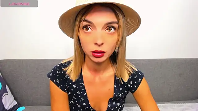 Snapshot of _ellen_meow_ chatting on September 28, 7:52 pm  ellen meow  online show from September 28, 7:52 pm