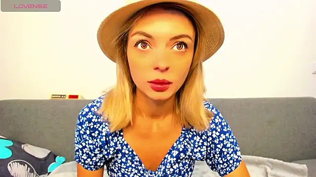 Snapshot of _ellen_meow_ chatting on October 4, 12:25 pm  ellen meow  online show from October 4, 12:25 pm