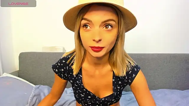 Snapshot of _ellen_meow_ chatting on October 8, 9:34 pm  ellen meow  online show from October 8, 9:34 pm