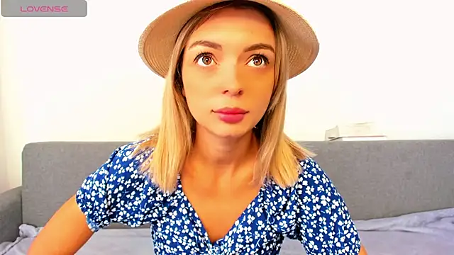 Snapshot of _ellen_meow_ chatting on October 11, 12:15 pm  ellen meow  online show from October 11, 12:15 pm