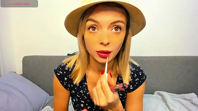 Snapshot of _ellen_meow_ chatting on October 14, 9:59 pm  ellen meow  online show from October 14, 9:59 pm