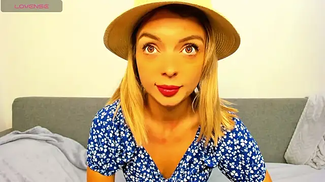 Snapshot of _ellen_meow_ chatting on October 17, 8:22 pm  ellen meow  online show from October 17, 8:22 pm